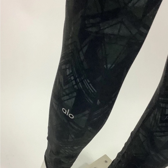 Alo Sz M Printed Leggings Green Full Length Yoga Workout Running Gym Pants - Picture 4 of 5